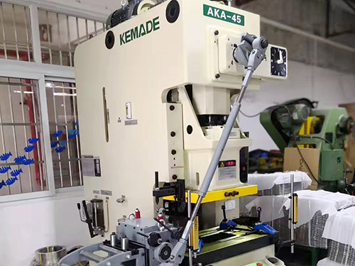 壓力機的（de）正（zhèng）確操作